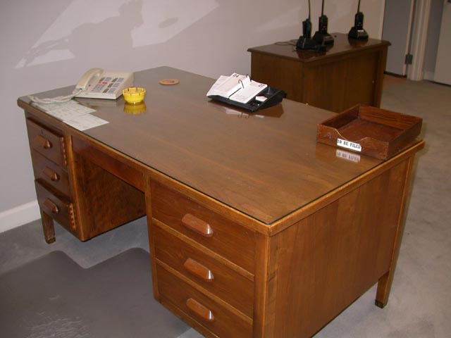 truck terminal desk 3